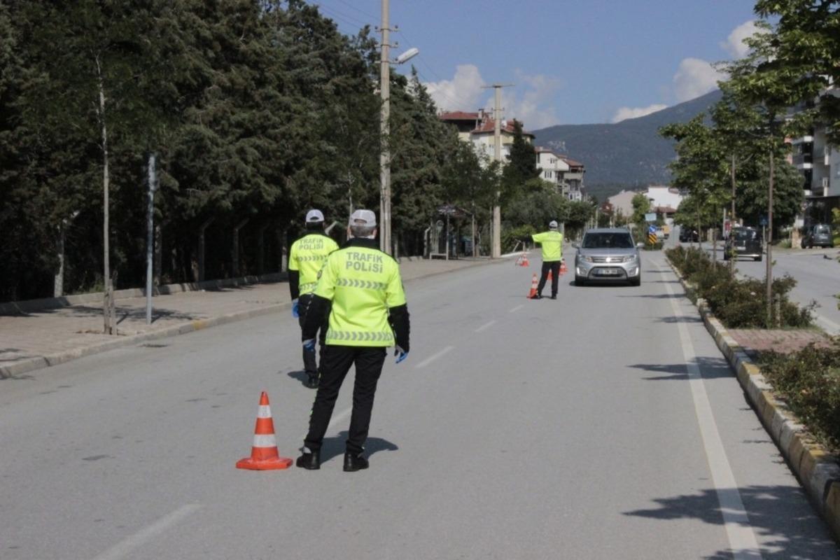 Denizli&rsquo;de s&uuml;r&uuml;c&uuml; ve yolculara y&ouml;nelik &rsquo;korona denetimi&rsquo;