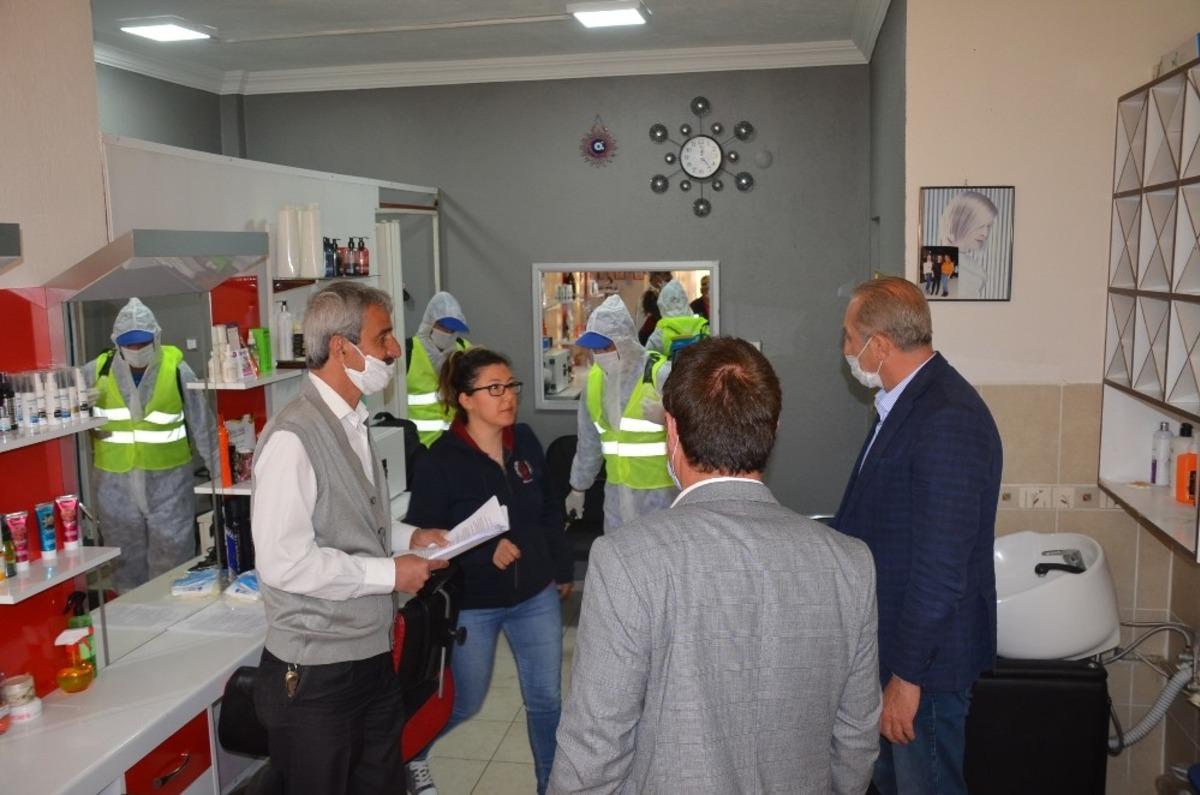 Didim&rsquo;de berber ve kuaf&ouml;rlere malzeme desteği sağlandı