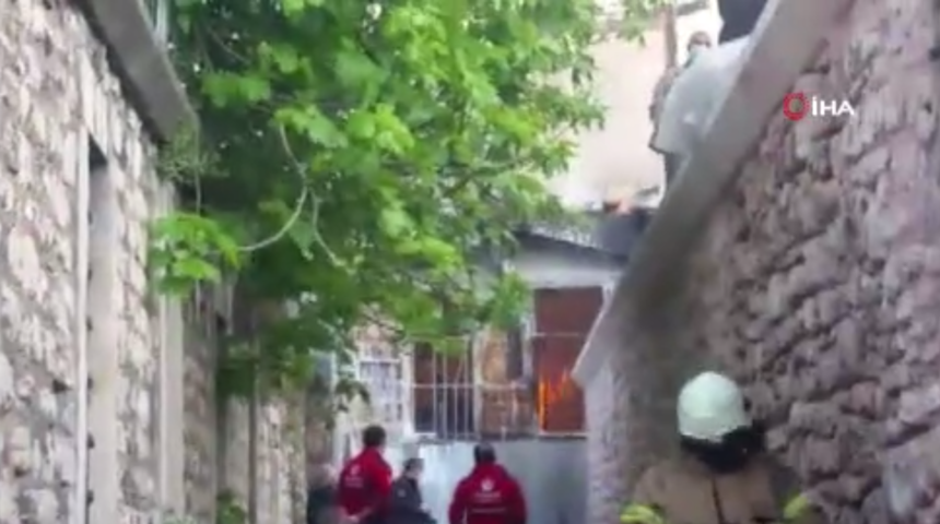 Son dakika: İstanbul Haseki&rsquo;de bir binada yangın