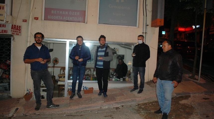 Kısıtlamaya dakikalar kala soluğu sokakta aldılar