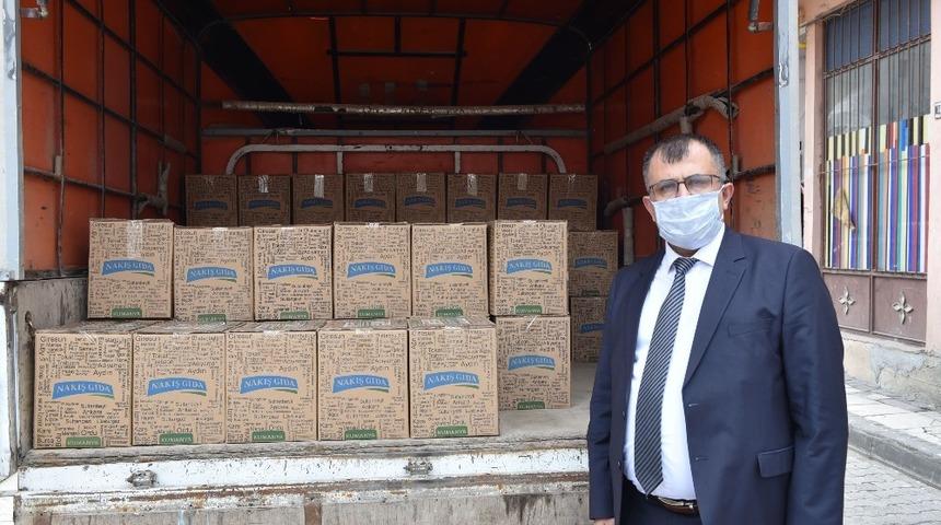 Taşk&ouml;pr&uuml; Belediyesi&rsquo;nden ge&ccedil;ici s&uuml;reliğine işsiz kalan 150 vatandaşa gıda yardımı