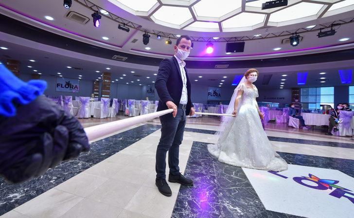 Düğünlerde sosyal mesafe çubuğuyla mı halay çekilecek? G4