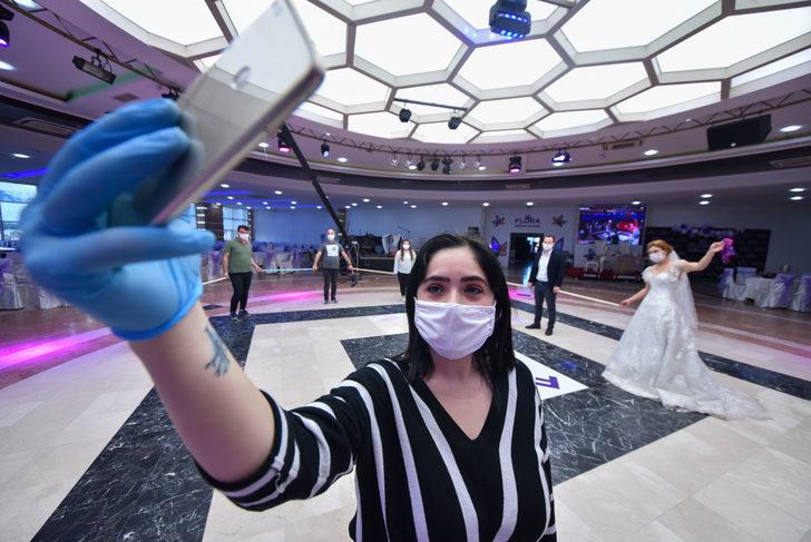 Düğünlerde sosyal mesafe çubuğuyla mı halay çekilecek? G5