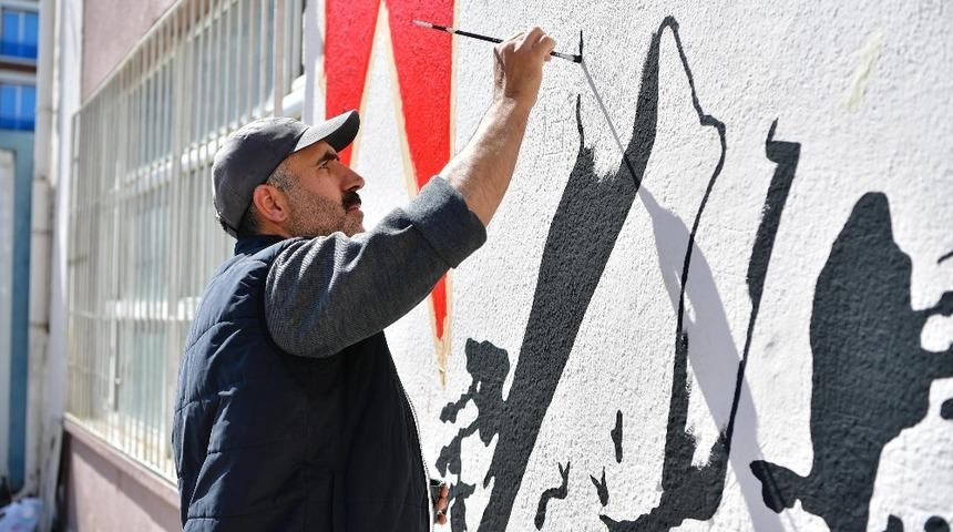 Mamak’ta duvarlar renkleniyor