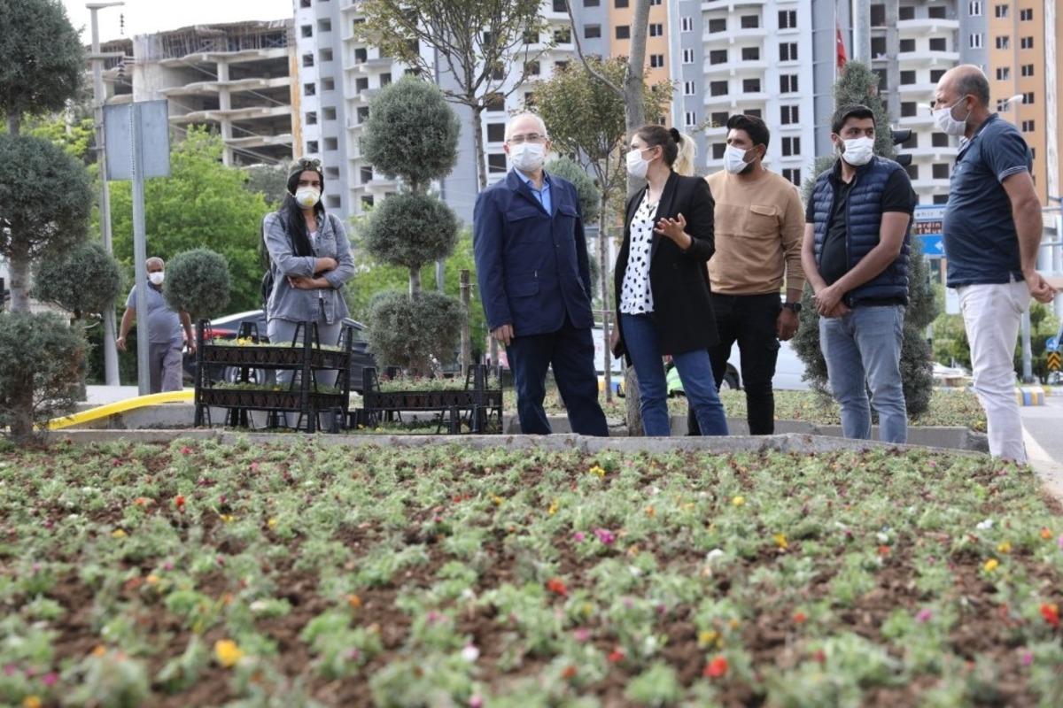 Vali Yaman yeşillendirme &ccedil;alışmalarını denetledi