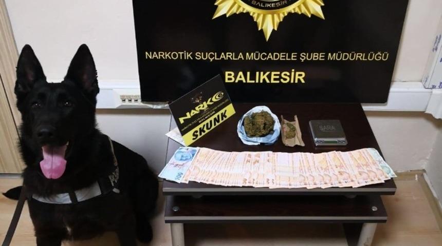 Manyas&rsquo;tan, Balıkesir&rsquo;e uyuşturucu getirenlere su&ccedil; &uuml;st&uuml;