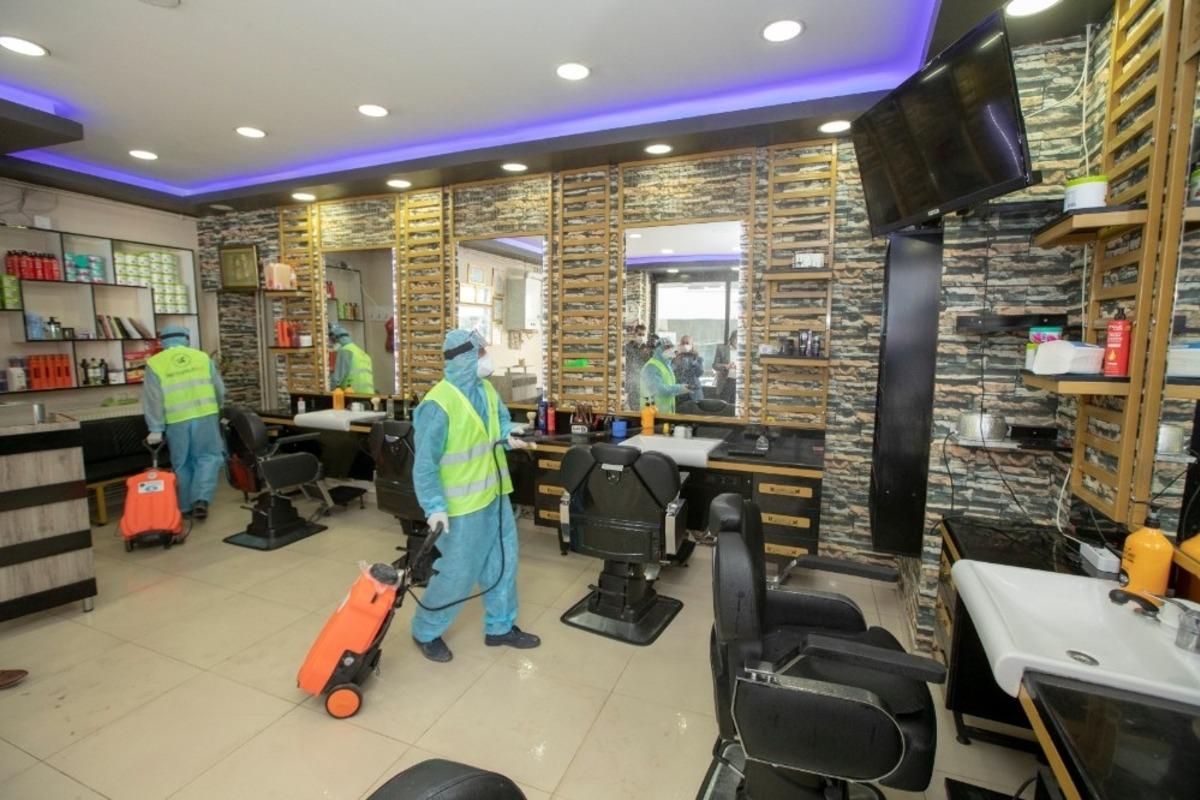 Berber ve kuaf&ouml;rler dezenfekte edildi