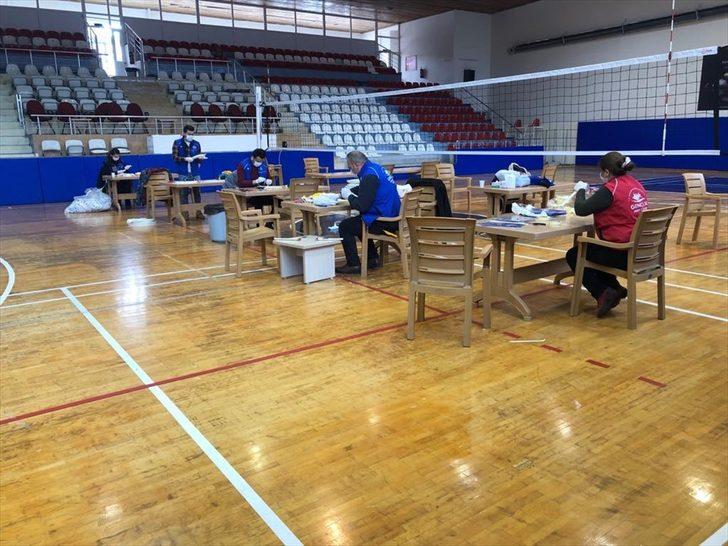 Bakan Kasapoğlu, gençlik merkezlerinde 850 bin maske üretildiğini açıkladı G3