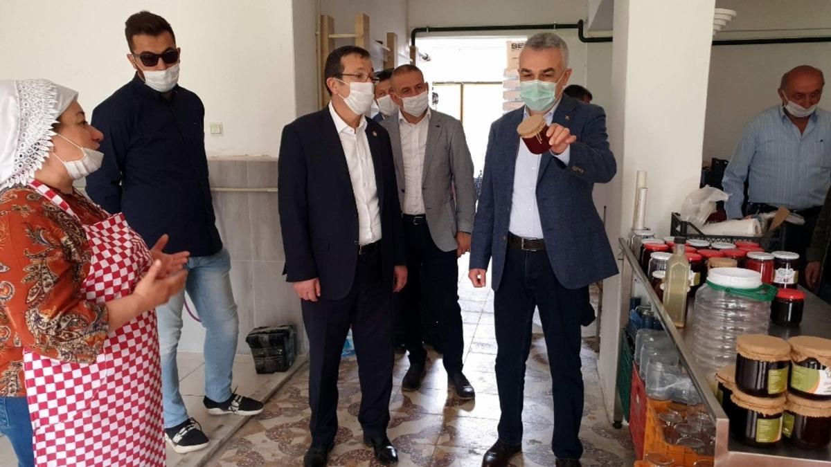 Ailesi i&ccedil;in &uuml;rettiği kozalak re&ccedil;eliyle marka oldu