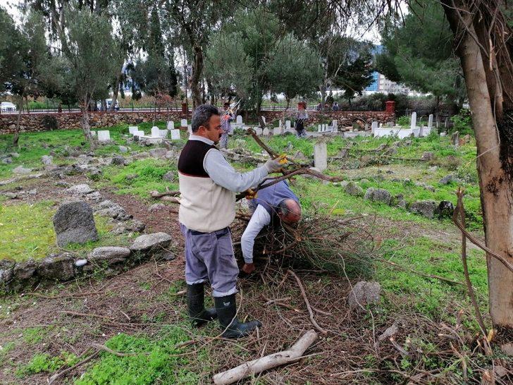 Büyükşehir mezarlıkları temizleniyor G1
