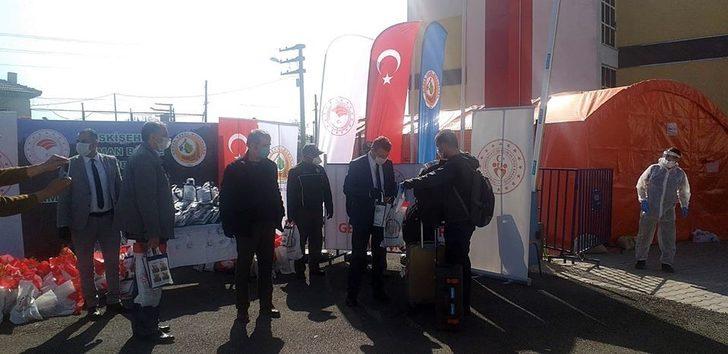 Covid-19 tahliyelerinde fidan hediye edildi G2