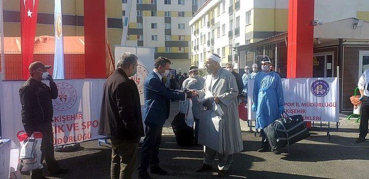 Covid-19 tahliyelerinde fidan hediye edildi G4