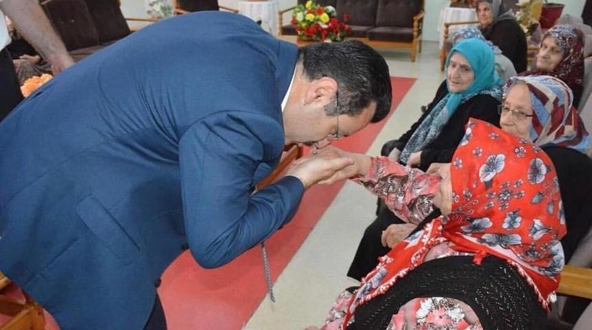 Başkan Genç, “Anneler Günü” dolasıyla 96 şehit annesi ile 100 yaşını aşan 31 yaşlıya çeşitli hediyeler gönderdi