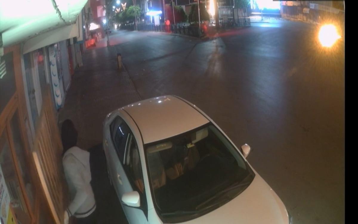 &Ccedil;aldığı arabayla market soymaya kalktı