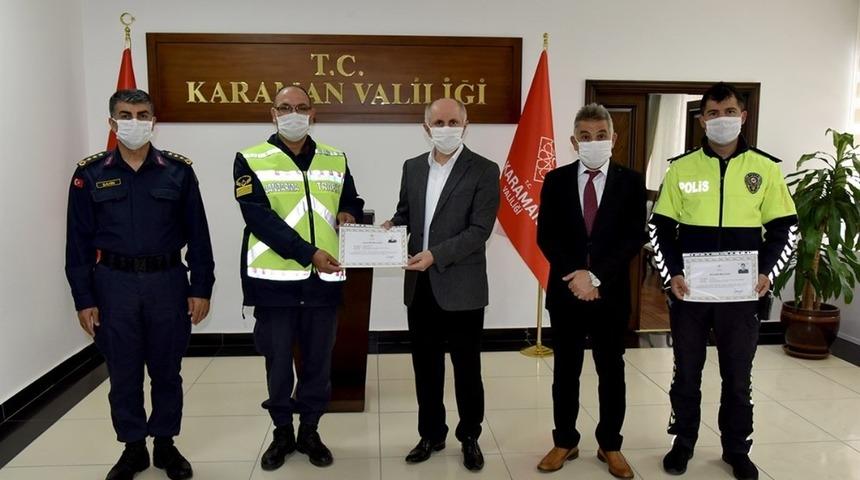 Vali Meral, jandarma ve poliste başarılı personeli &ouml;d&uuml;llendirdi