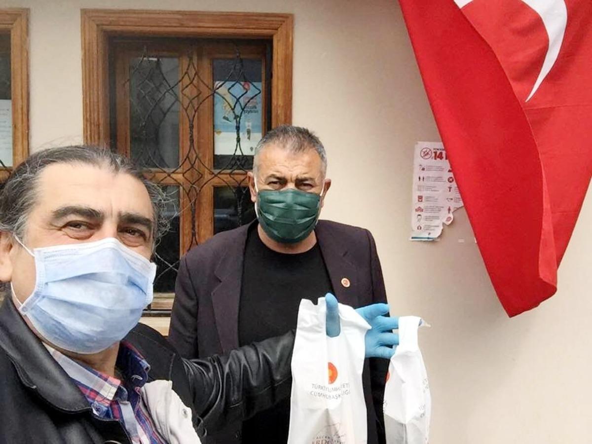 Cumhurbaşkanlığı dezenfektan paketleri Mudanya&rsquo;da dağıtılıyor