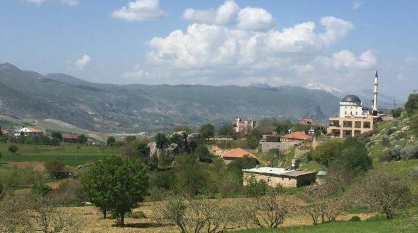 Karantina altındaki k&ouml;yde ilk &ouml;l&uuml;m ger&ccedil;ekleşti