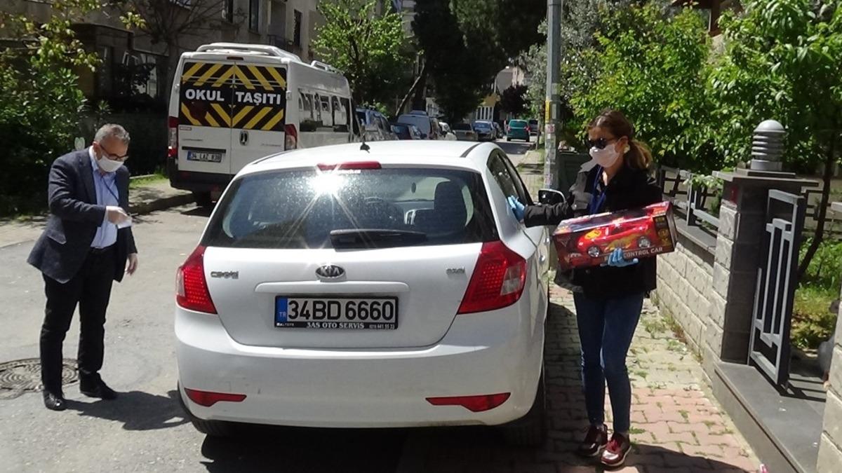 Maltepe Kaymakamlığı kısıtlama g&uuml;nlerinde oyuncak isteyen &ccedil;ocuğun isteğini geri &ccedil;evirmedi