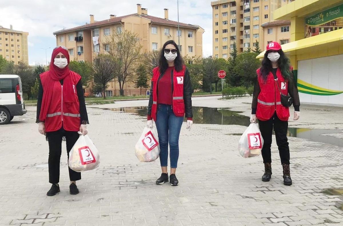 Zor g&uuml;nlerin dostu: T&uuml;rk Kızılay