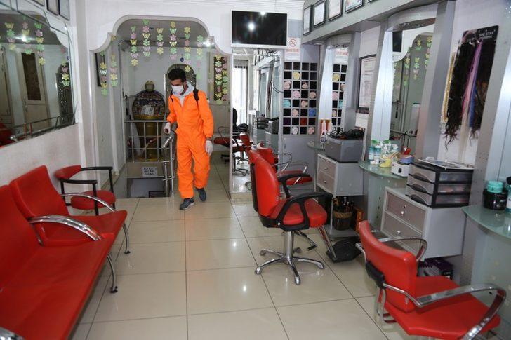 Sivas’ta  berber, kuaför ve güzellik merkezleri dezenfekte ediliyor G3