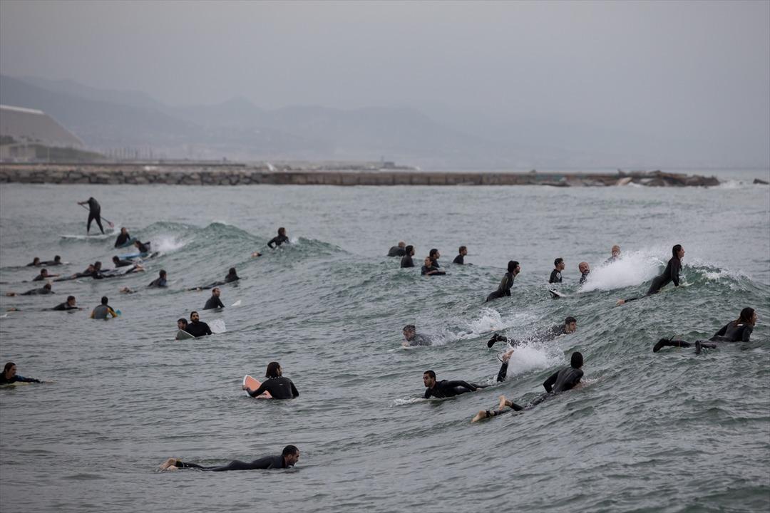 Fotoğraflar İspanya'da &ccedil;ekildi: Sahillerde dikkat &ccedil;eken yoğunluk