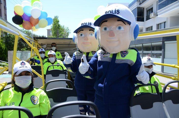 Trafik polisleri çocukları sevindirdi G5