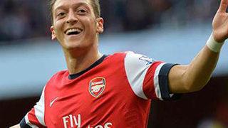 Amine Gülşe'yi 'Mesut' etti!