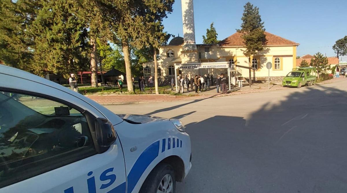 Aleyhine tanıklık yaptığı i&ccedil;in babası tarafından &ouml;ld&uuml;r&uuml;len gen&ccedil; toprağa verildi