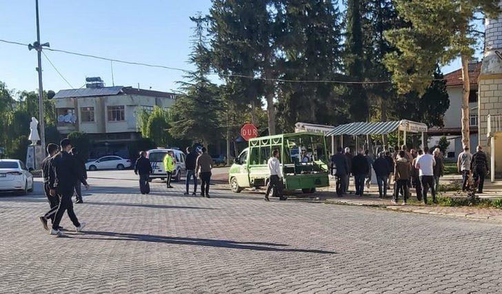 Aleyhine tanıklık yaptığı için babası tarafından öldürülen genç toprağa verildi G5