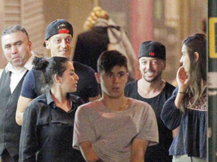 Mesut Özil Amine Gülşe'ye bereketli geldi G3