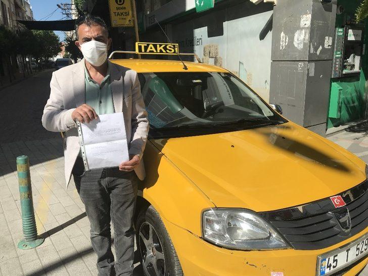 Akhisarlı taksici sağlık çalışanlarını ücretsiz taşıyor G2