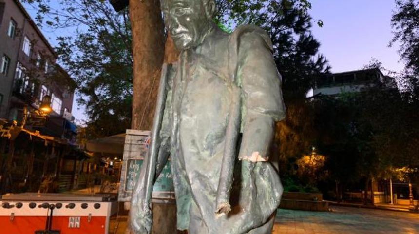 Maltepe'deki temizlik iş&ccedil;isi Gazi Ceran Heykeli'nin kolu kırıldı