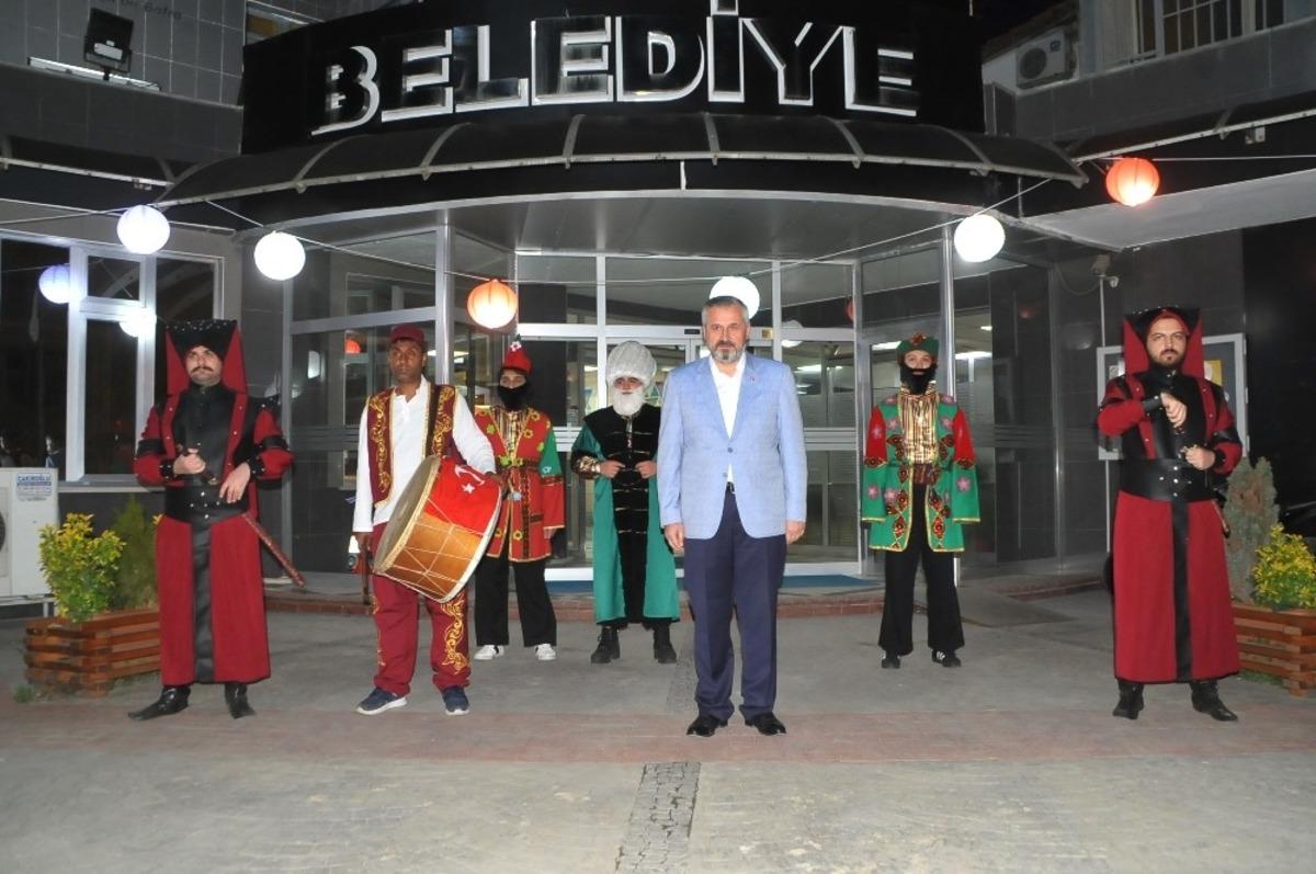 T&uuml;rkiye'de sadece orada kutlanıyor! 600 yıllık geleneğe koronavir&uuml;s engel olamadı