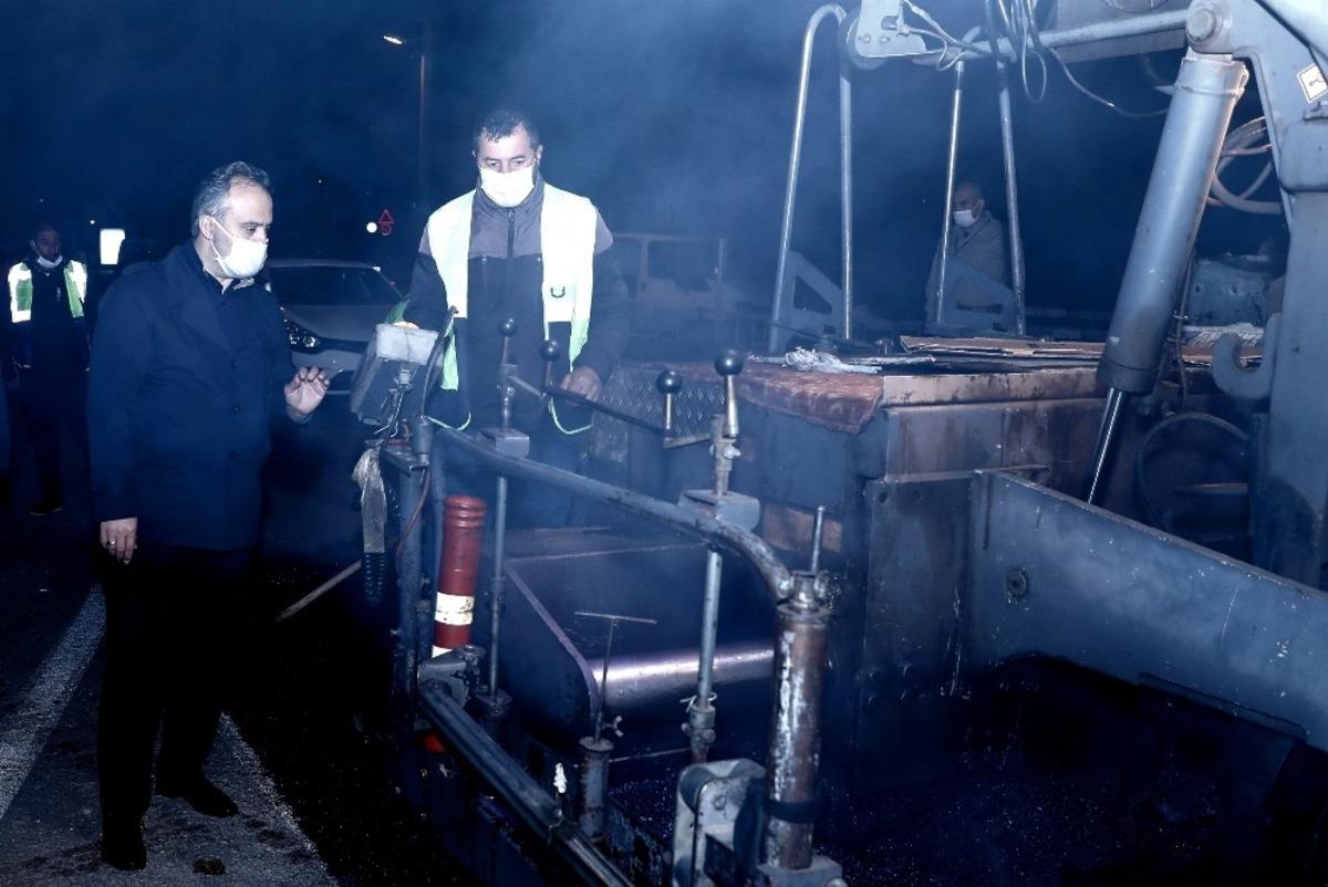 Bursa i&ccedil;in sahurda asfalt vakti