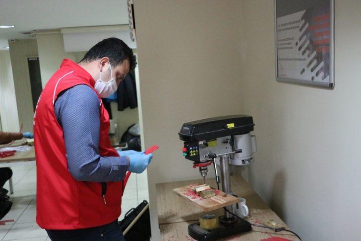 Gençlik Merkezinde 15 kişi 12 bin siperlik üretti G4