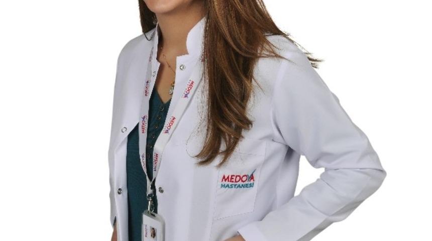 Op. Dr. Azer Aras Uluğ: &ldquo;Hamileler g&uuml;nde 3 litre sıvı t&uuml;ketmeli&rdquo;