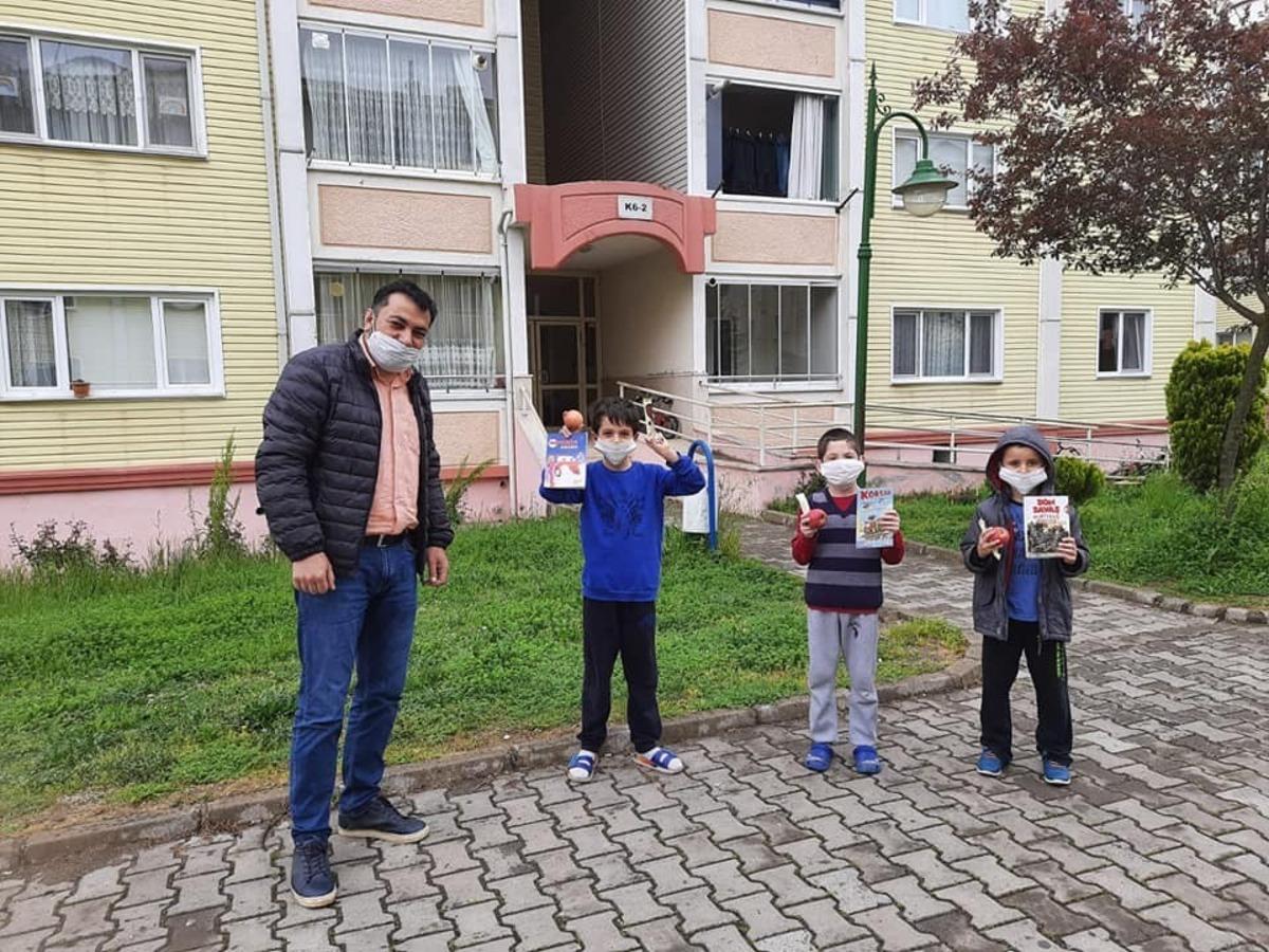 &Ouml;ğretmenden &ouml;ğrencilerine ziyaret