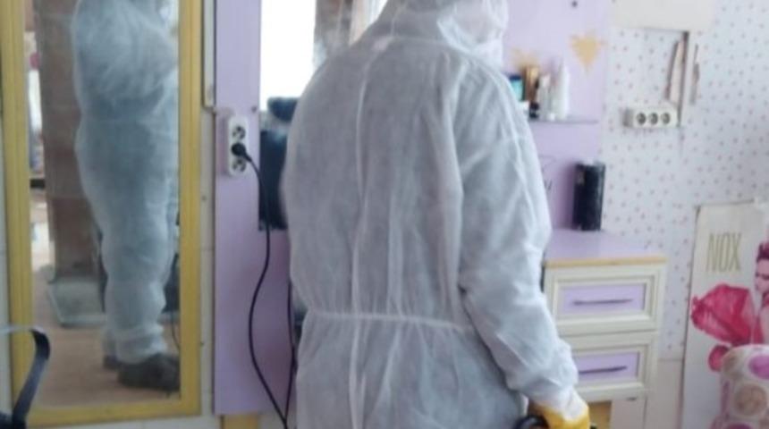 Tuşba Belediyesi berber ve kuaf&ouml;r salonlarını dezenfekte etti