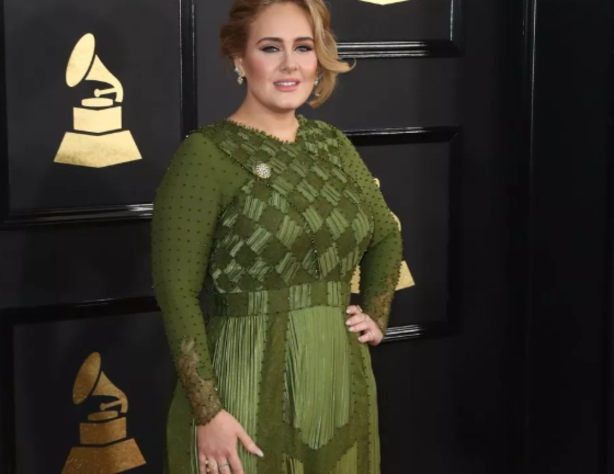 Adele'in 45 kilo vermesinin sırrı ortaya &ccedil;ıktı! 'Sabahları yeşil sebze suyu i&ccedil;er ve...'