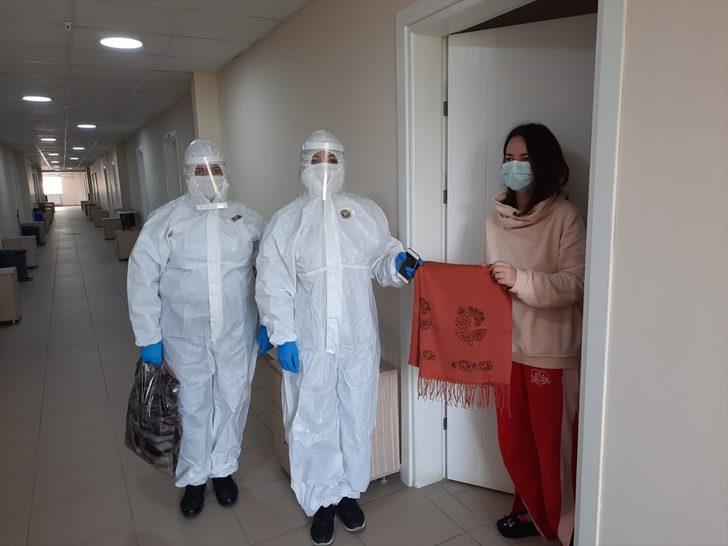 Kuveyt'ten getirilerek Tokat'ta karantinaya alınan kadınların Anneler Günü kutlandı G4