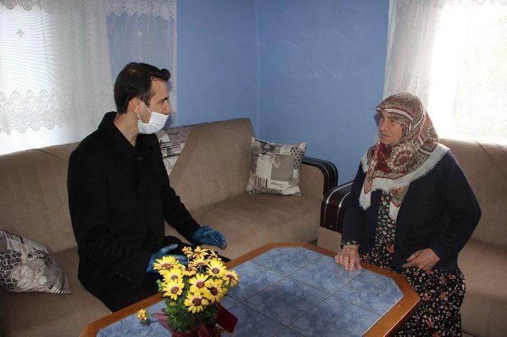 Kaymakam Açıkgöz, Anneler Gününde şehit annesini ziyaret etti G5