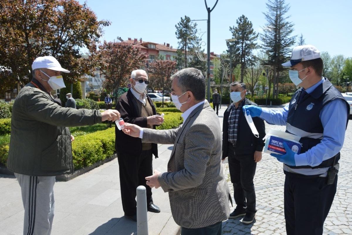 Havza Belediyesi&rsquo;nden yaşlılara Borel ve maske