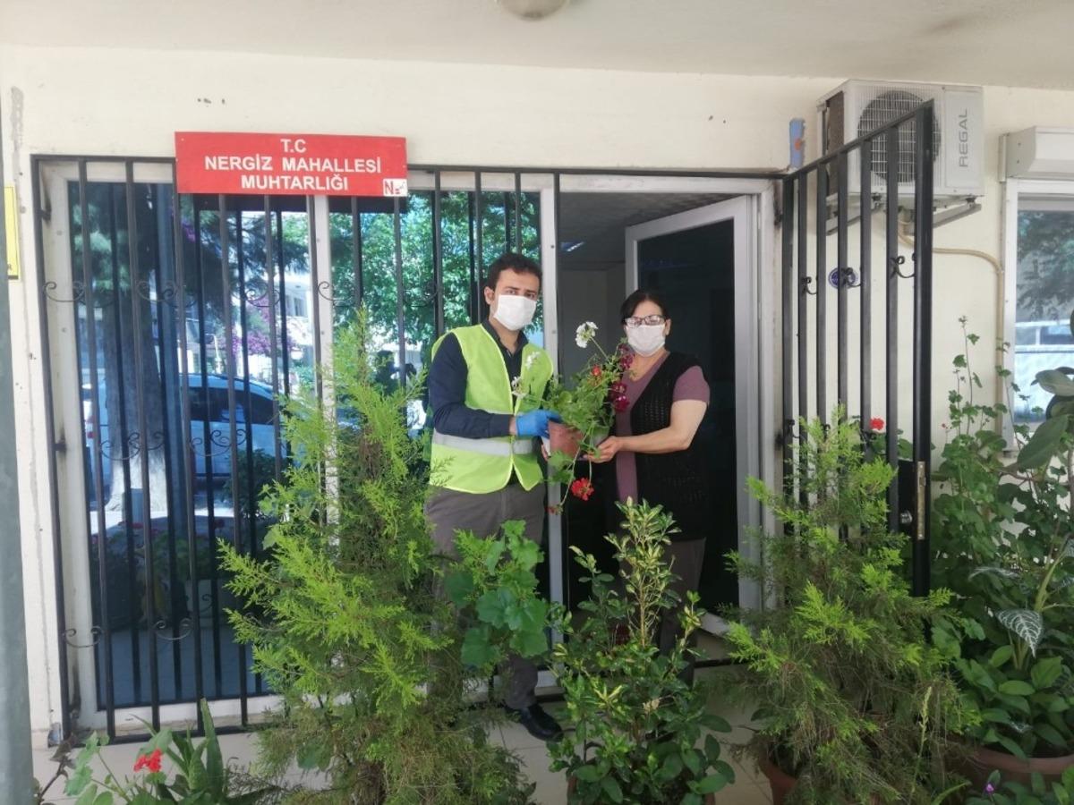 Kadın muhtarlara Anneler G&uuml;n&uuml; s&uuml;rprizi