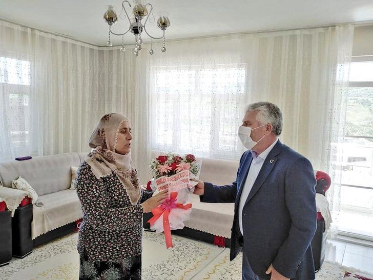 Başkan Karamehmetoğlu’ndan Anneler Gününde anlamlı ziyaret G3