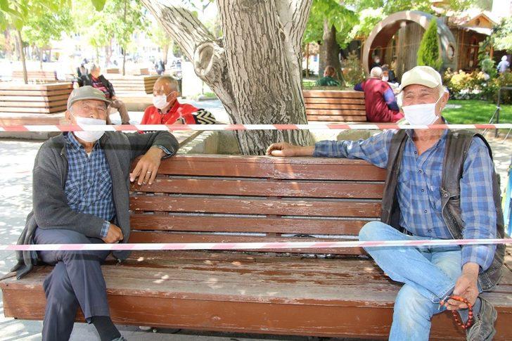 65 yaş ve üzeri vatandaşlar sokaklarda G3