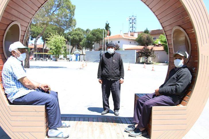 65 yaş ve üzeri vatandaşlar sokaklarda G4