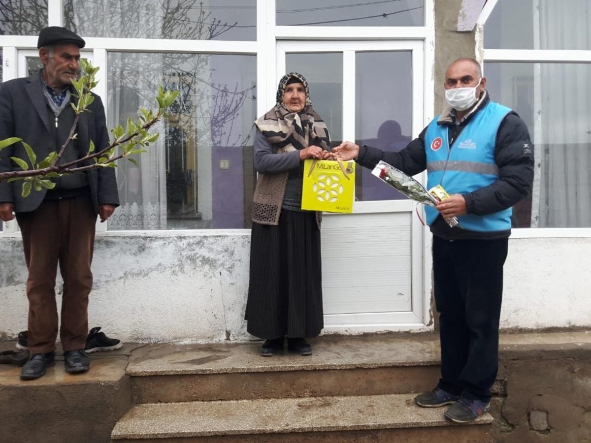 Erciş&rsquo;te şehit anneleri unutulmadı