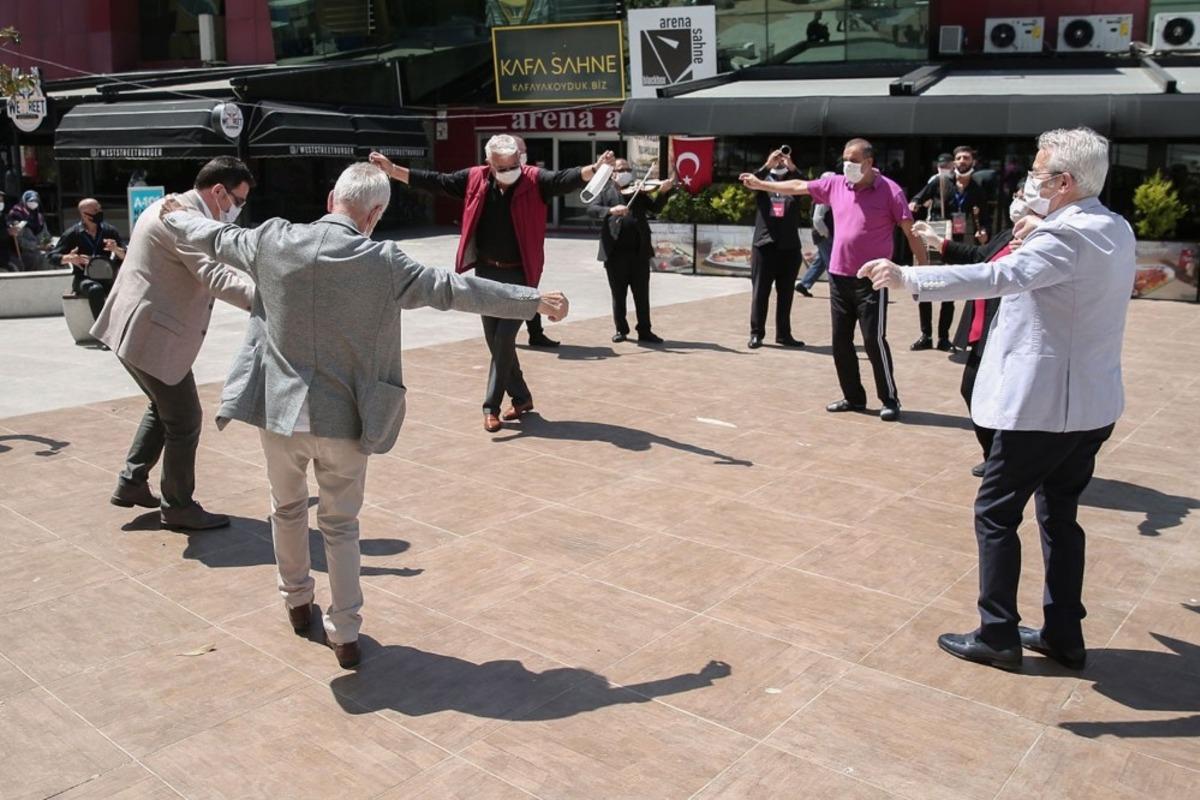 65 yaş &uuml;st&uuml; vatandaşlara Turgay Erdem s&uuml;rprizi
