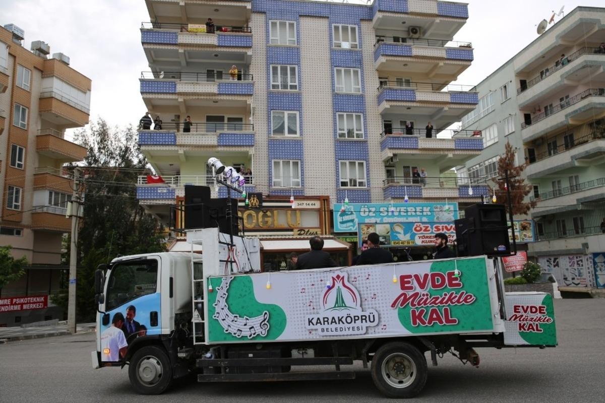 Sıra gecesi geleneği vir&uuml;s dinlemedi