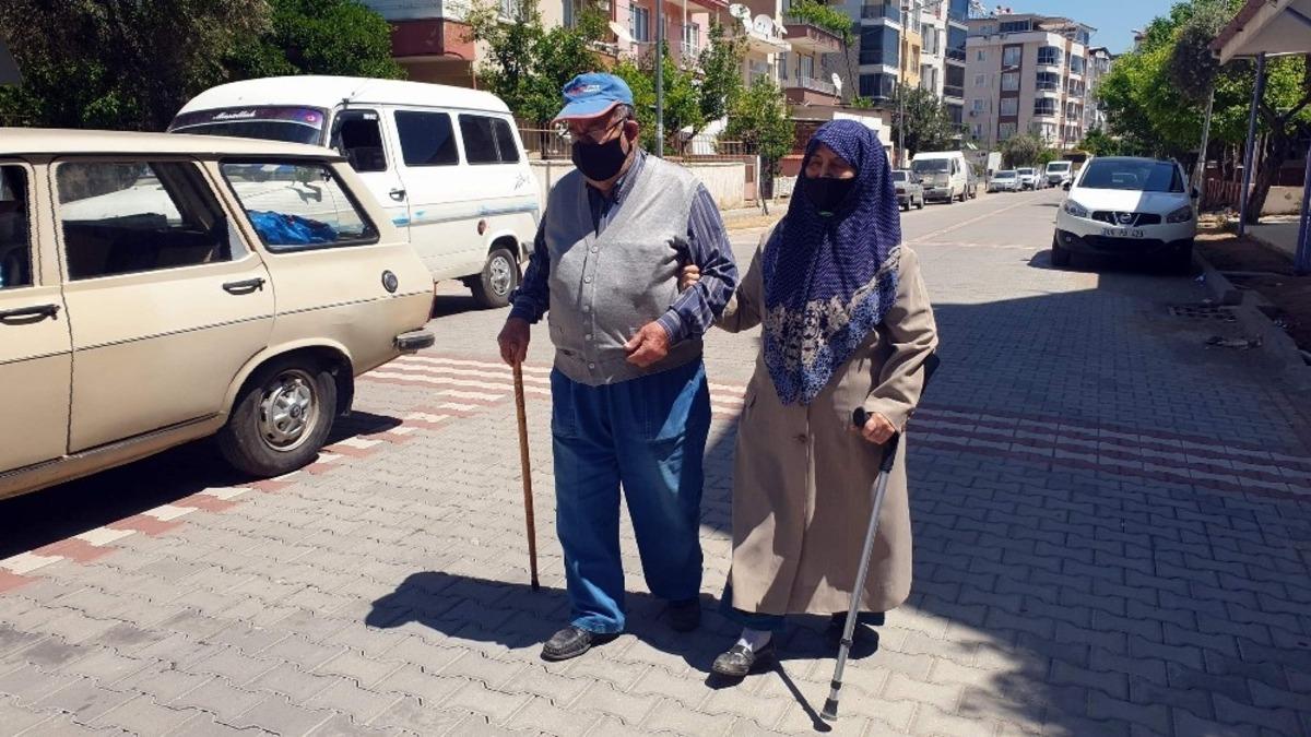 Nazilli&rsquo;de 2 ay sonra sokağa &ccedil;ıkan yaşlılardan gen&ccedil;lere sitem